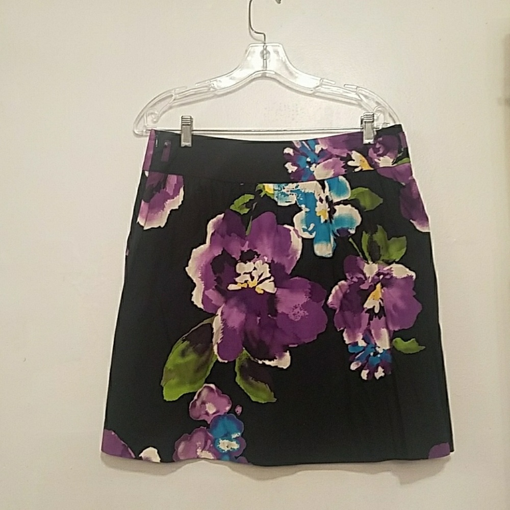 💥HOST PICK💥Tracy Evans Floral Mini Skirt
